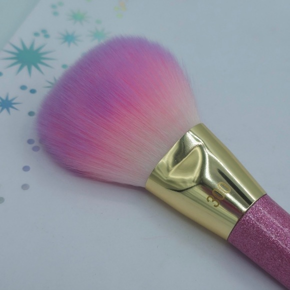 Real Techniques: Brush Crush Powder Brush (300) - Limited Edition & Brand New!💓 - Picture 4 of 4
